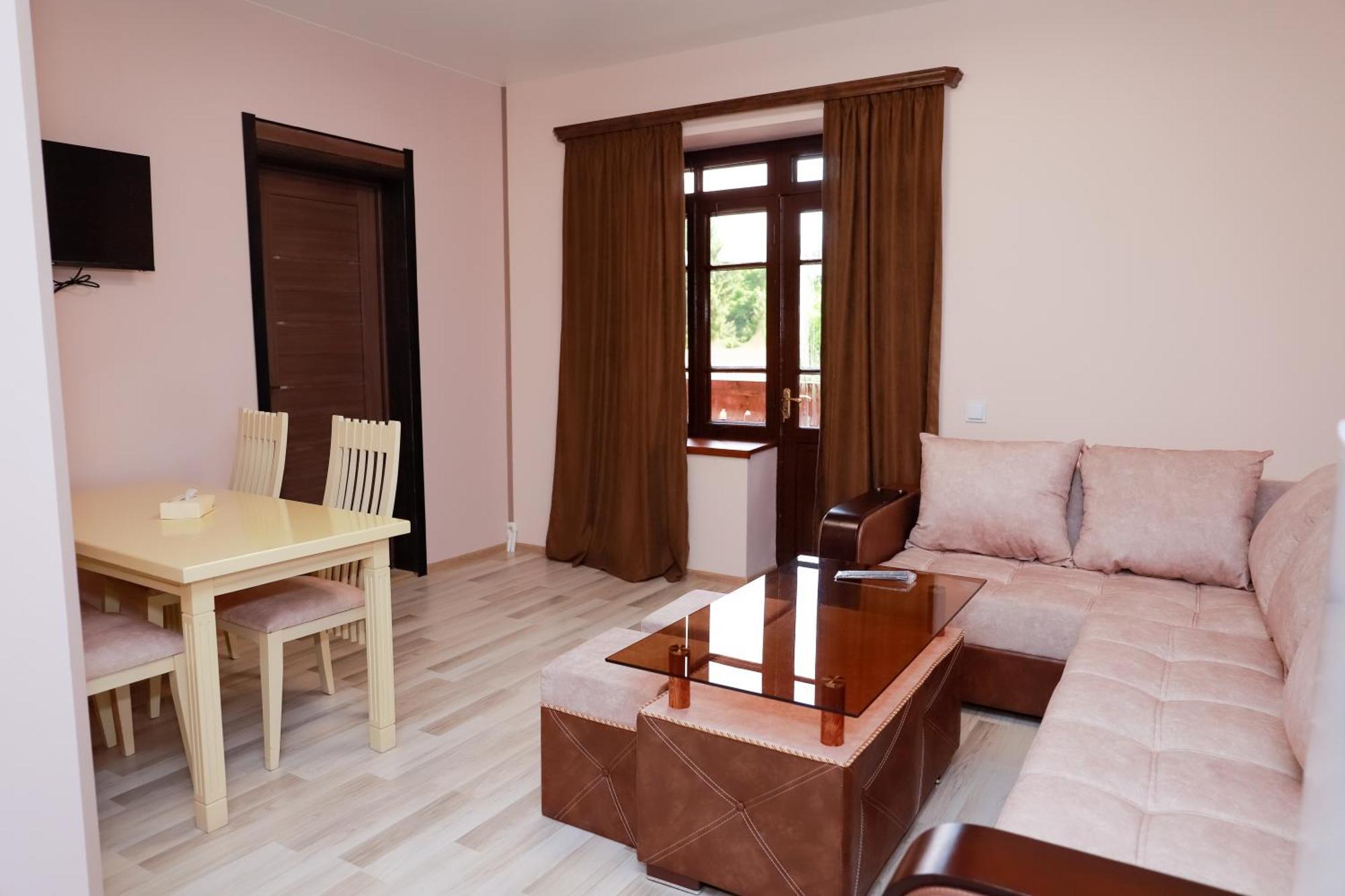 Hotel Dilijan Old Center Экстерьер фото